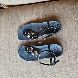vionics black flower sandals